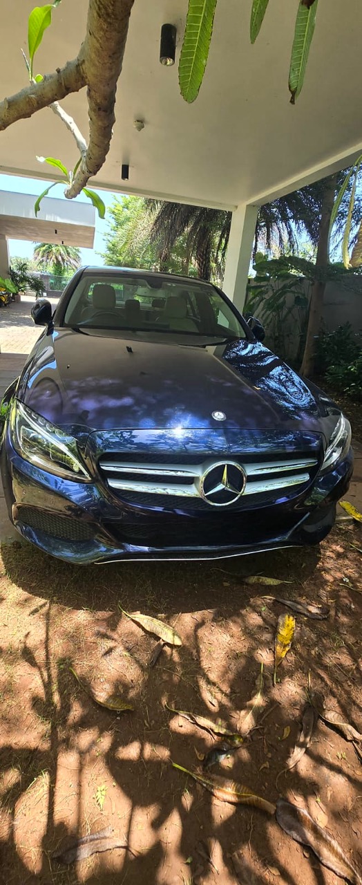 Mercedes-Benz C220d front