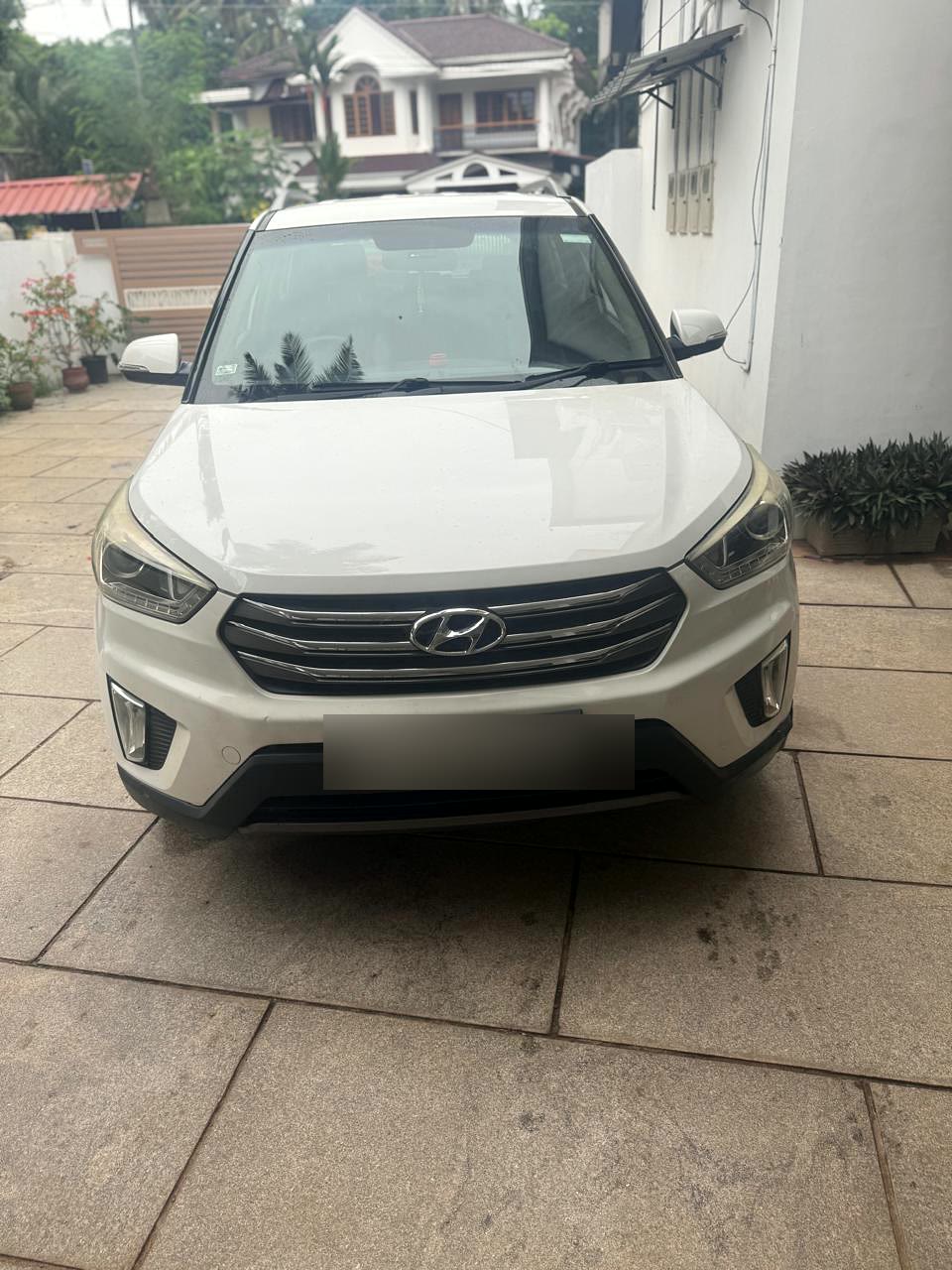 Hyundai Creta white front view