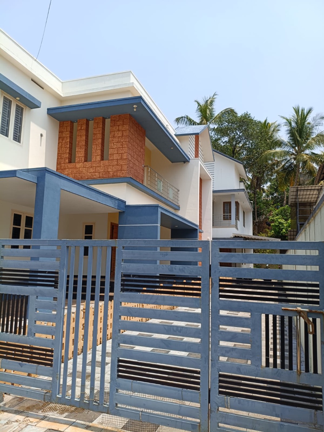 Front exterior of the 5 BHK house in Mathukothu, Kannur