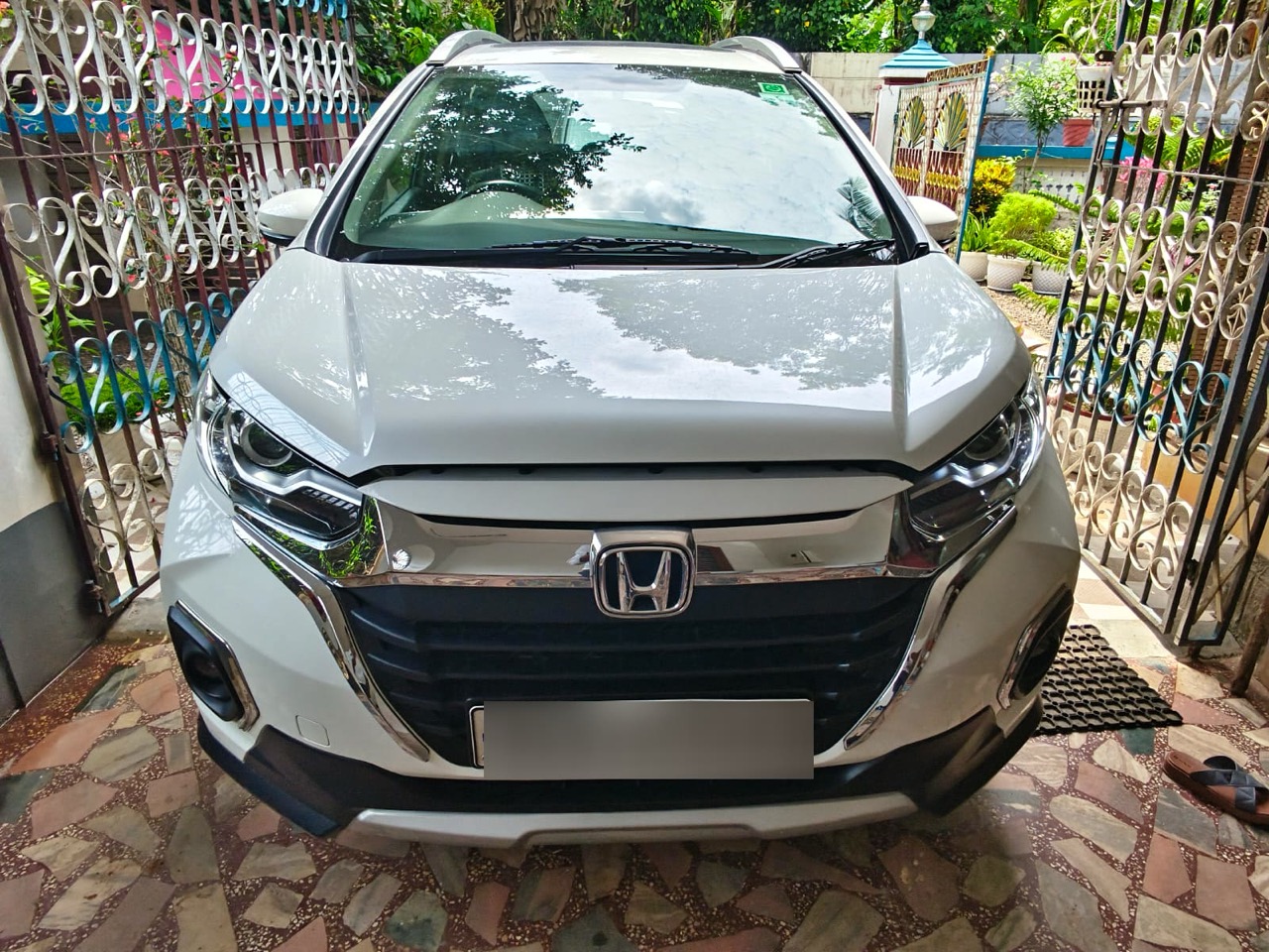 Honda WR-V front